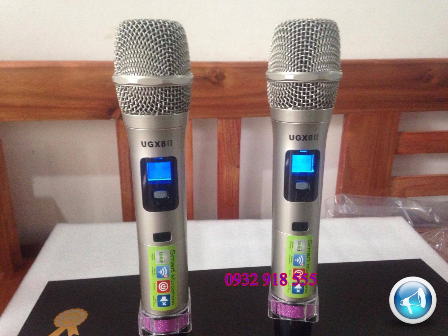 ​Micro không dây karaoke Shure UGX8 II