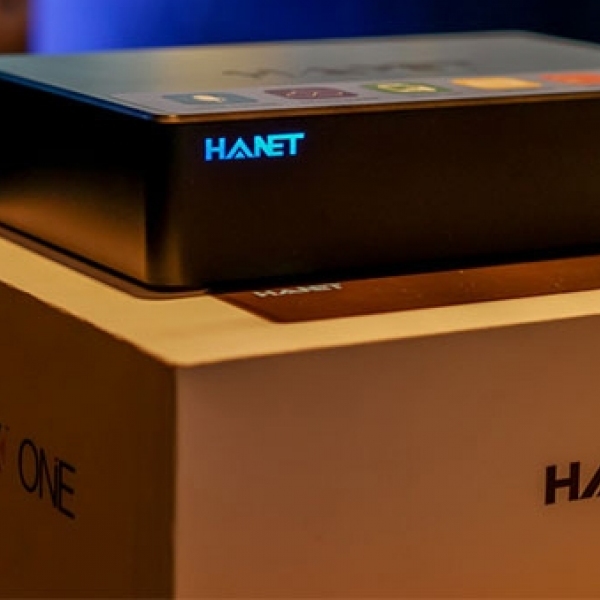 Đầu karaoke Hanet Play X One 1TB công nghệ tìm kiếm bài hát bằng giọng nói