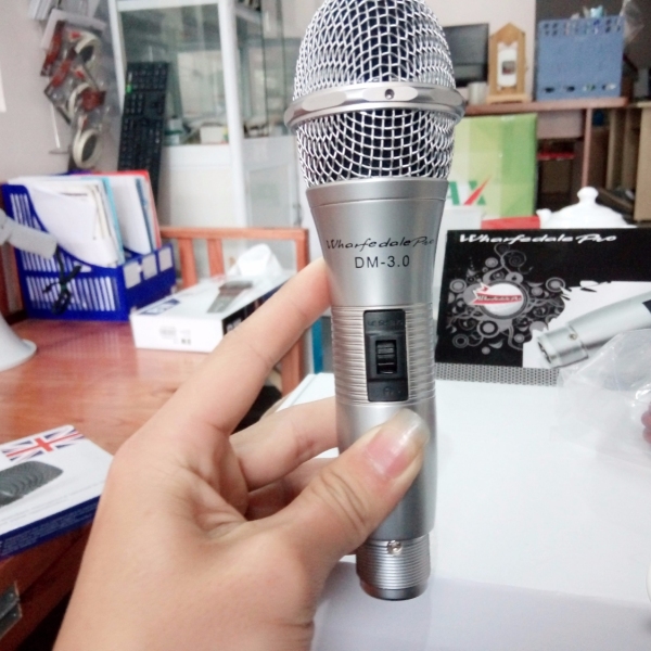 Micro karaoke DM 3.0 chống hú cực tốt, chất âm cực chuẩn